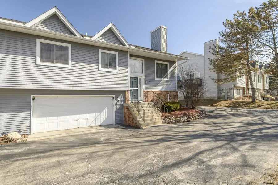 1901 Woodburn ROAD #D, Waukesha, WI 53188 - #2