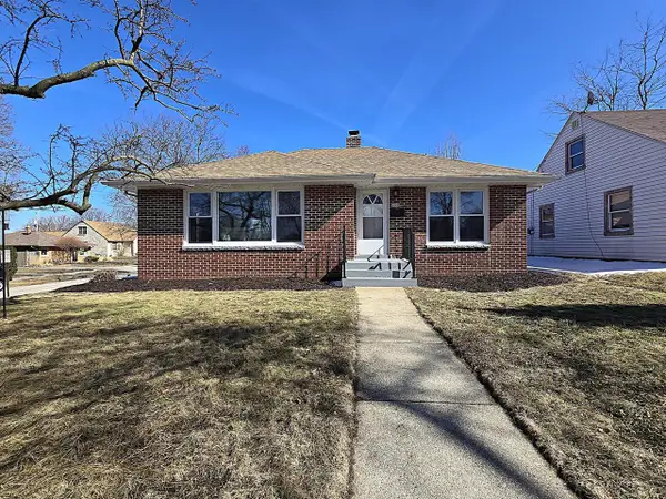 4448 S Lake DRIVE, Cudahy, WI 53110