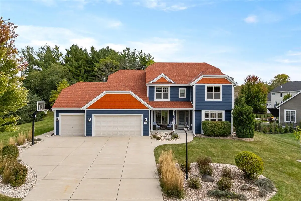 W273N2420 Arlington COURT, Pewaukee, WI 53072 - #1