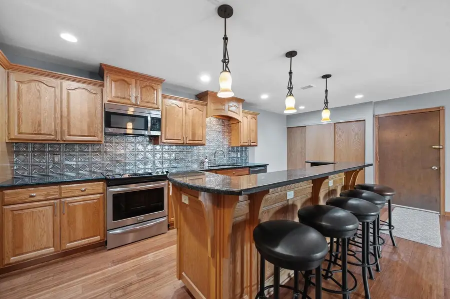 321 Park Hill DRIVE #E, Pewaukee, WI 53072 - #3