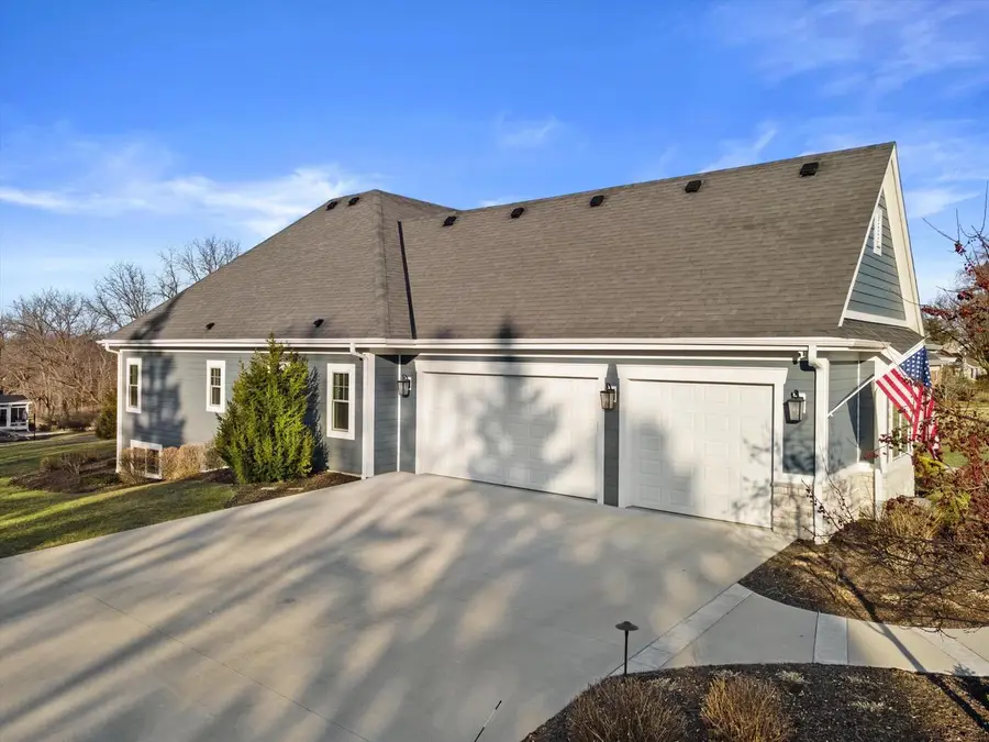 17860 Greenbrier DRIVE, Brookfield, WI 53045 - #3