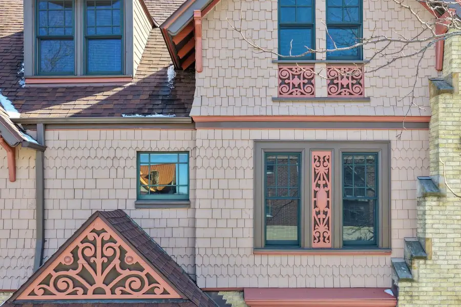 1624 N Farwell AVENUE, Milwaukee, WI 53202 - #3