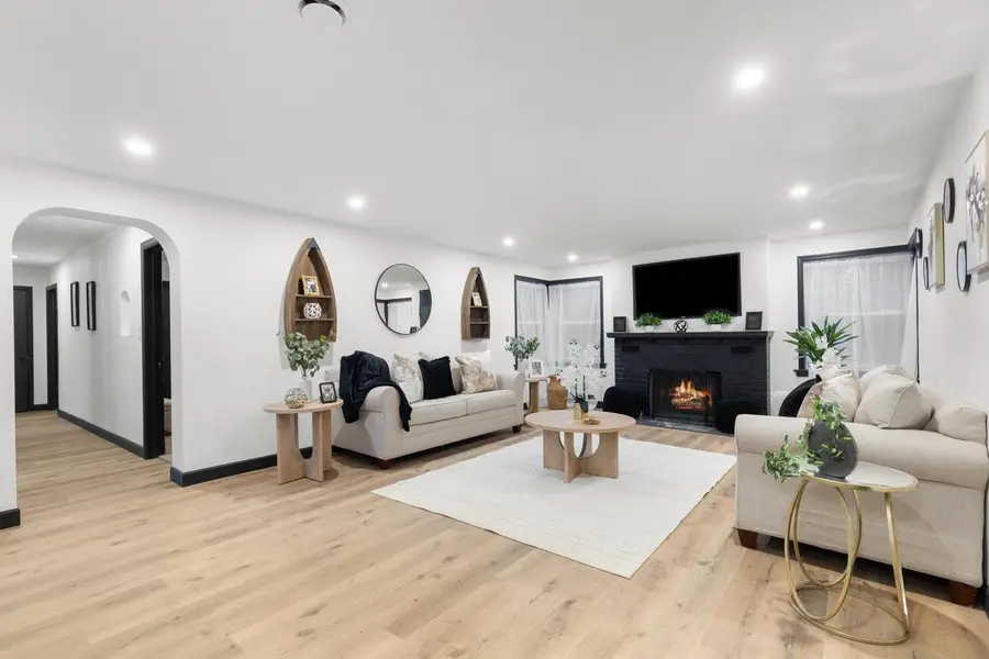 W156N8813 Pilgrim ROAD, Menomonee Falls, WI 53051 - #3