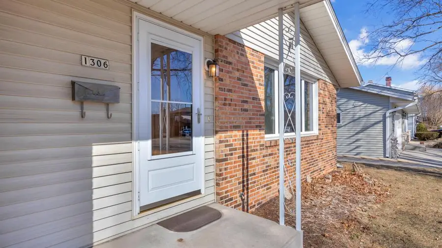 1306 Castle AVENUE, Sheboygan, WI 53081 - #3