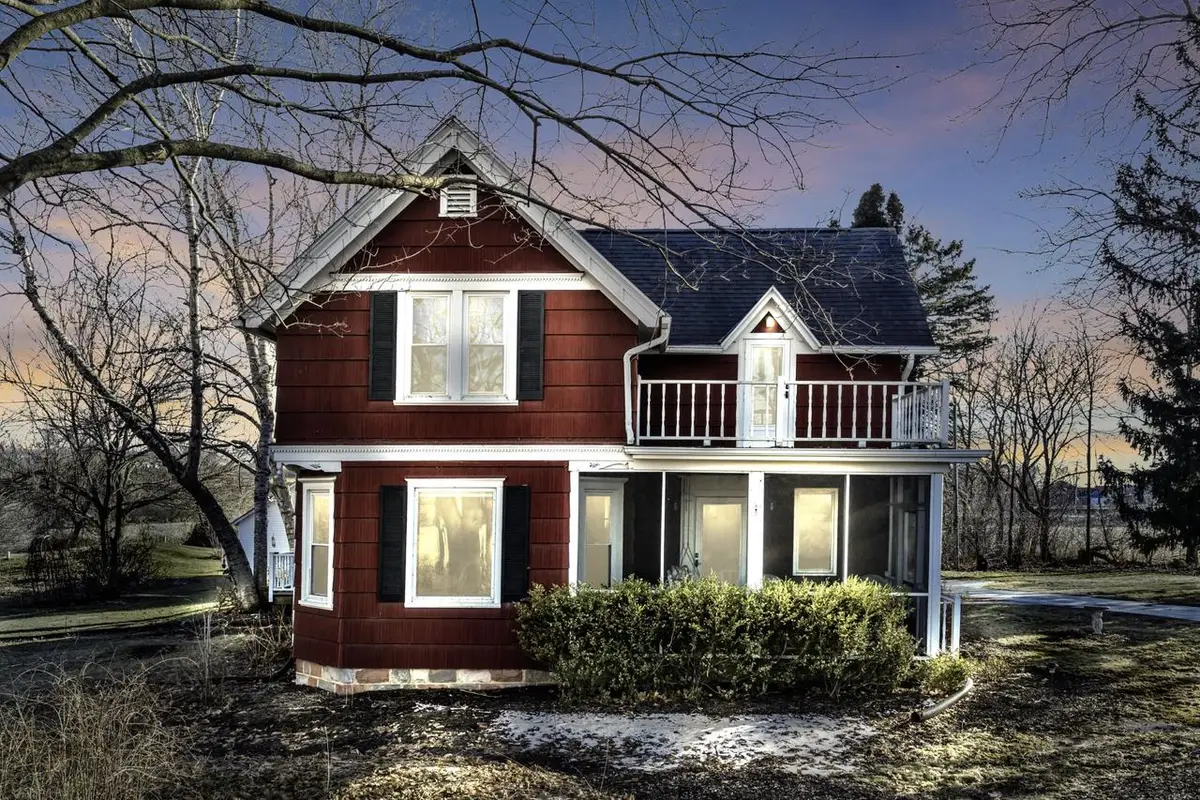 N47W22683 Weyer ROAD, Pewaukee, WI 53072 - #1