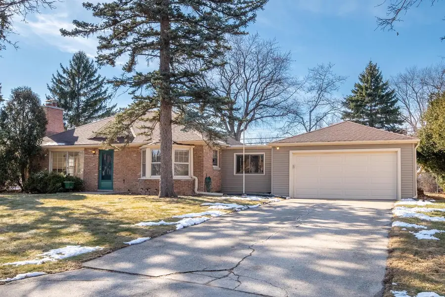 3247 N Knoll BOULEVARD, Wauwatosa, WI 53222 - #3