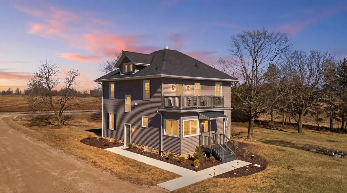 W4037 COUNTY ROAD RR, Cedar Grove, WI 53013 - #1