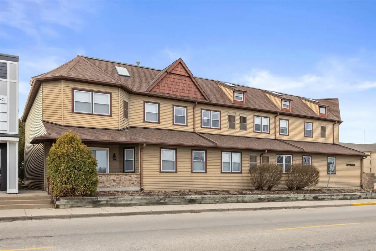100 Main STREET #204, Pewaukee, WI 53072 - #1