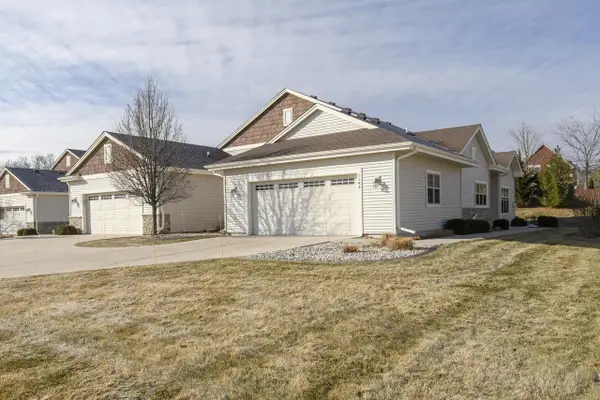 1145 Black Bear DRIVE, Mukwonago, WI 53149