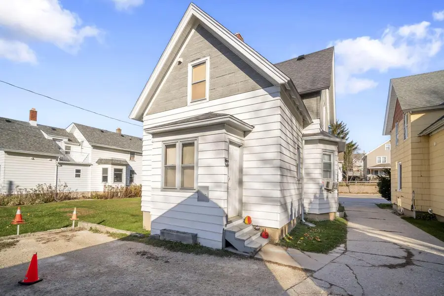 1047 W Washington STREET, West Bend, WI 53095 - #2