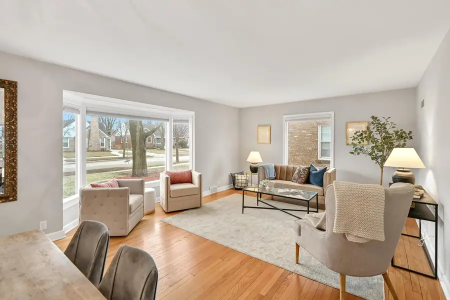 5249 N Bay Ridge AVENUE, Whitefish Bay, WI 53217 - #3