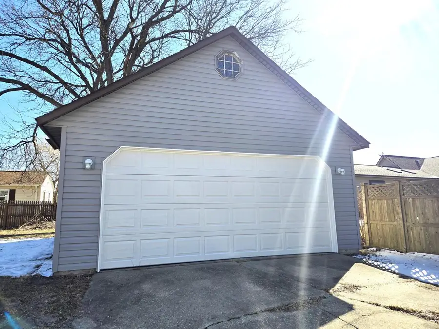 252 E Washington STREET, Jefferson, WI 53549 - #3