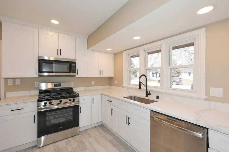 10907 Glenway COURT, Wauwatosa, WI 53222 - #3