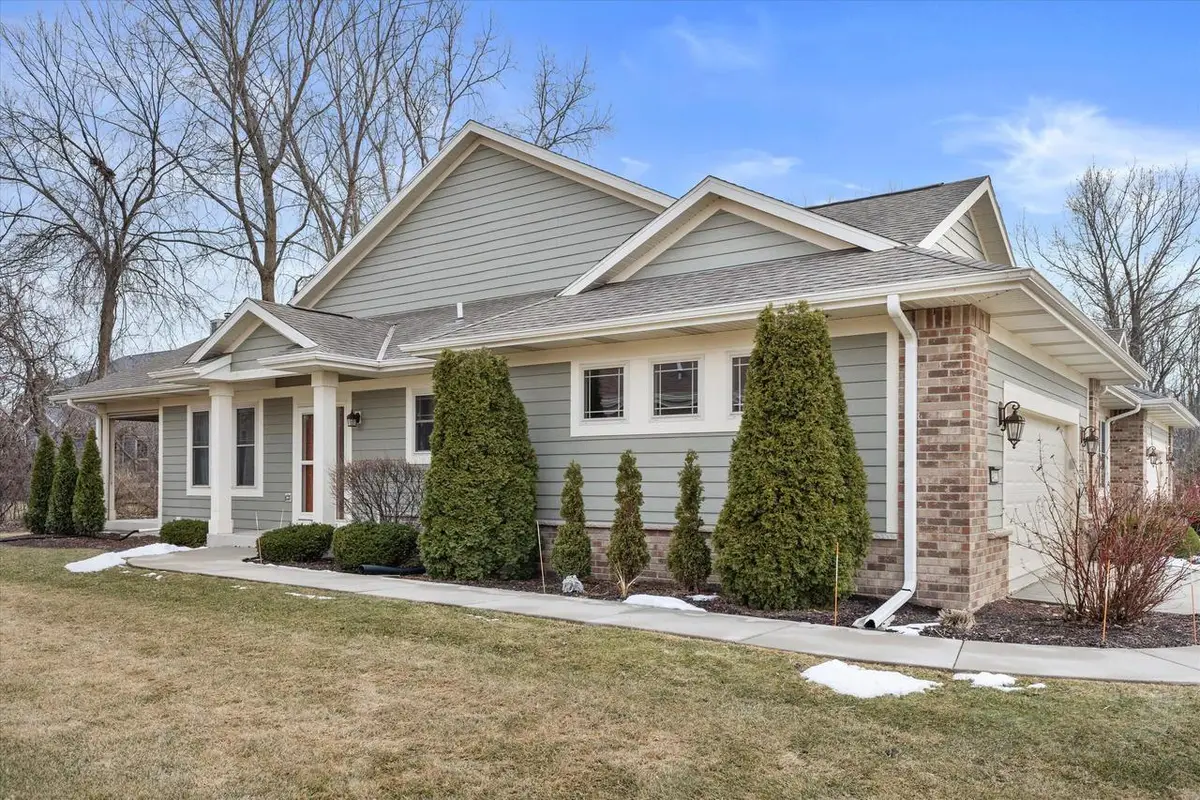 14122 W Honeyager DRIVE, New Berlin, WI 53151 - #1