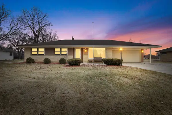 W144N4952 Stone DRIVE, Menomonee Falls, WI 53051