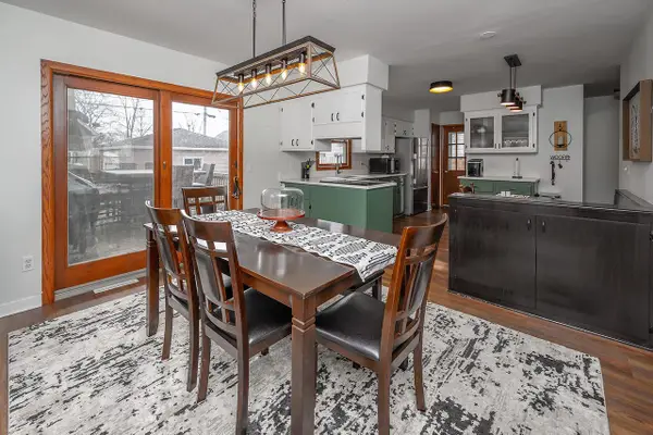 207 Douglass AVENUE, Waukesha, WI 53186