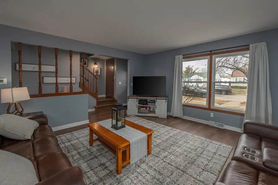 207 Douglass AVENUE, Waukesha, WI 53186 - #3