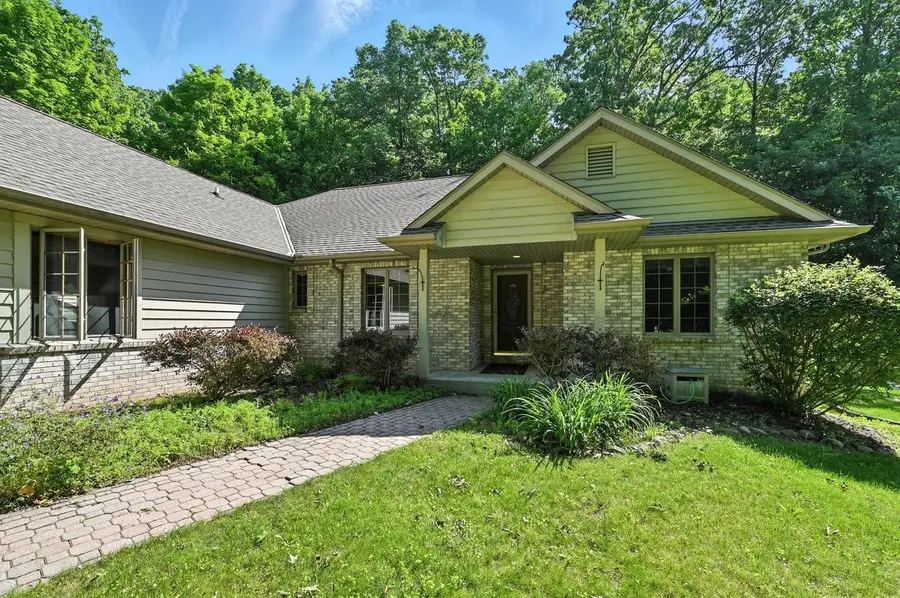 520 Bayberry LANE, Slinger, WI 53086 - #2