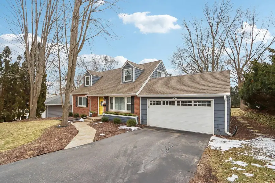 1341 E Roberta AVENUE, Waukesha, WI 53186 - #2