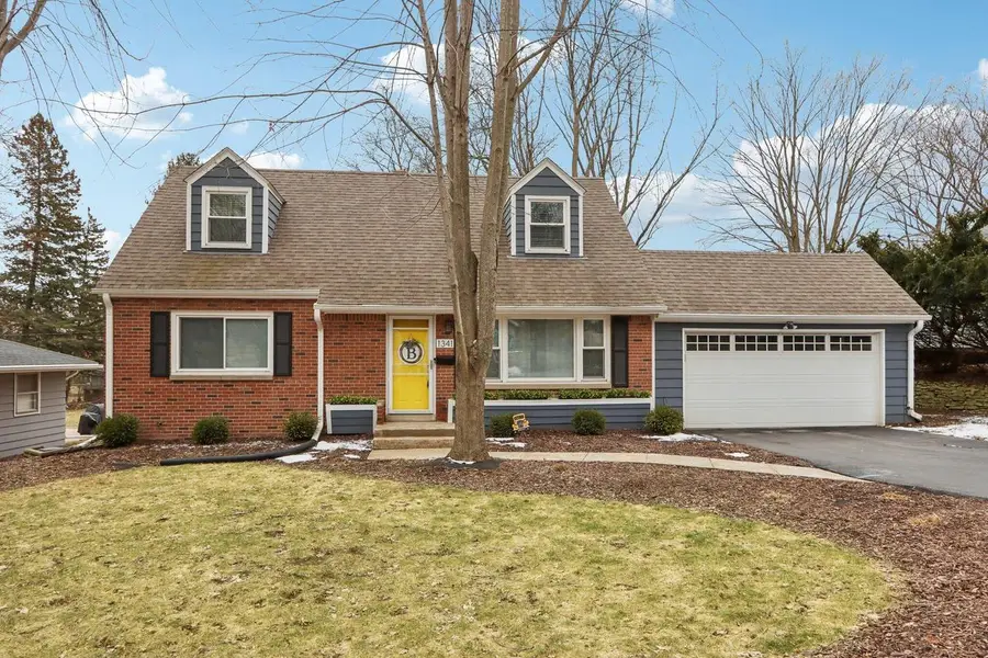 1341 E Roberta AVENUE, Waukesha, WI 53186 - #3