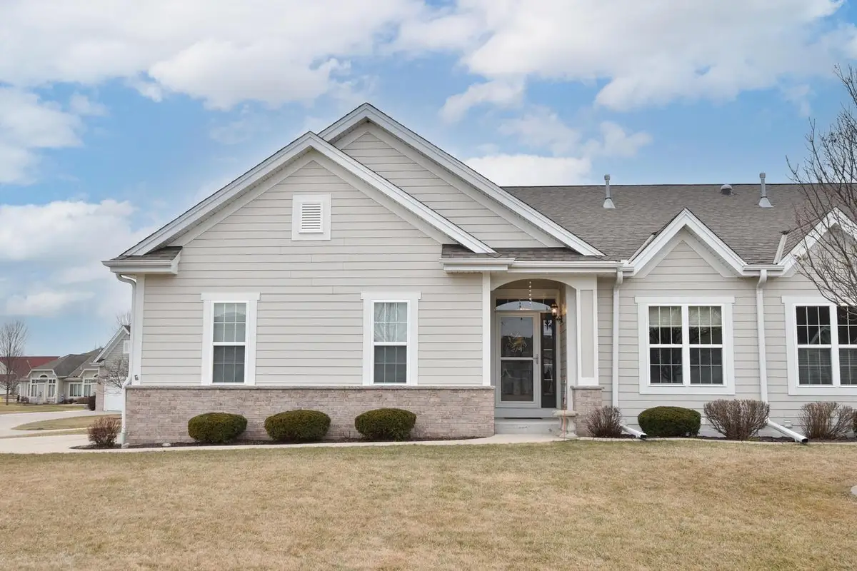 3905 S Five Iron COURT, New Berlin, WI 53151 - #1