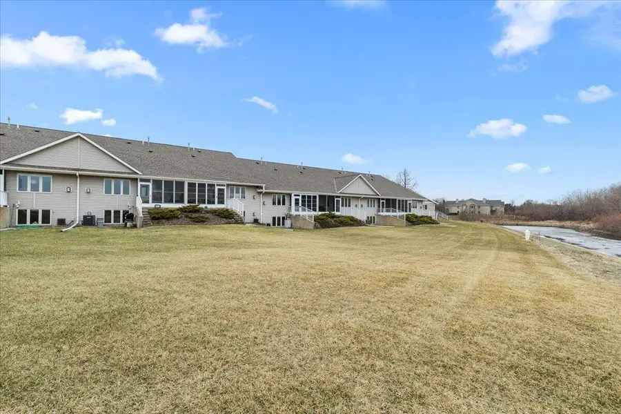 986 Oconomowoc PARKWAY, Oconomowoc, WI 53066 - #2