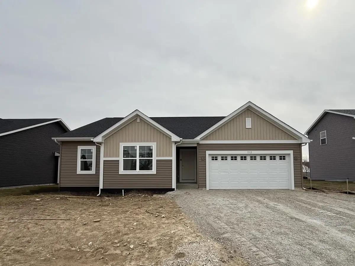 1302 Evergreen DRIVE, Delavan, WI 53115 - #1