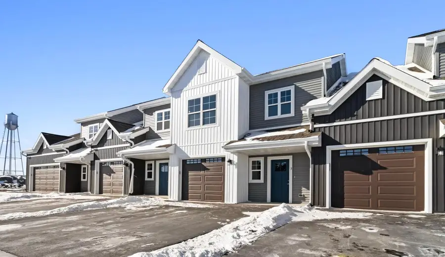 1675 Reigle DRIVE #Unit #7, Kewaskum, WI 53040 - #3