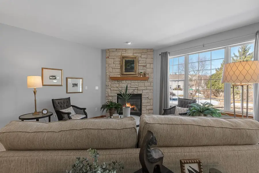 1960 Foxcroft LANE, Waukesha, WI 53189 - #2