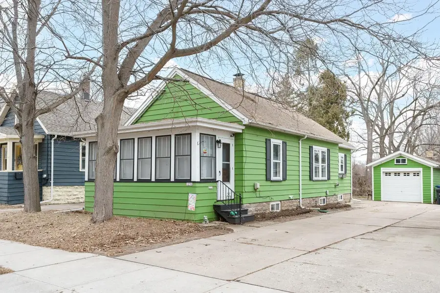 1230 Bay Shore DRIVE, Oshkosh, WI 54901 - #2