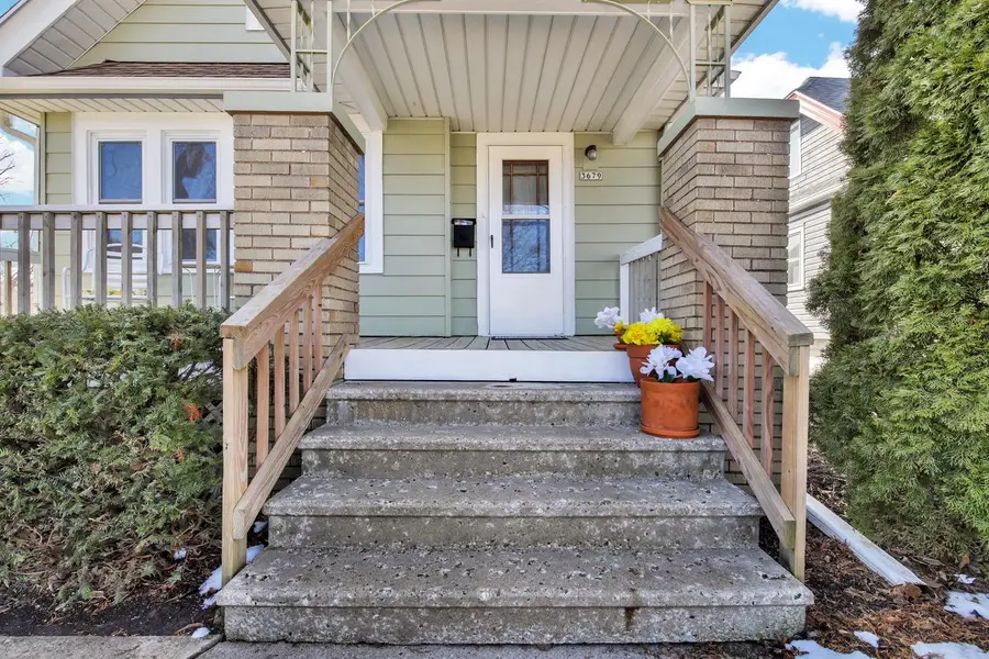 3679 E Birchwood AVENUE, Cudahy, WI 53110 - #2