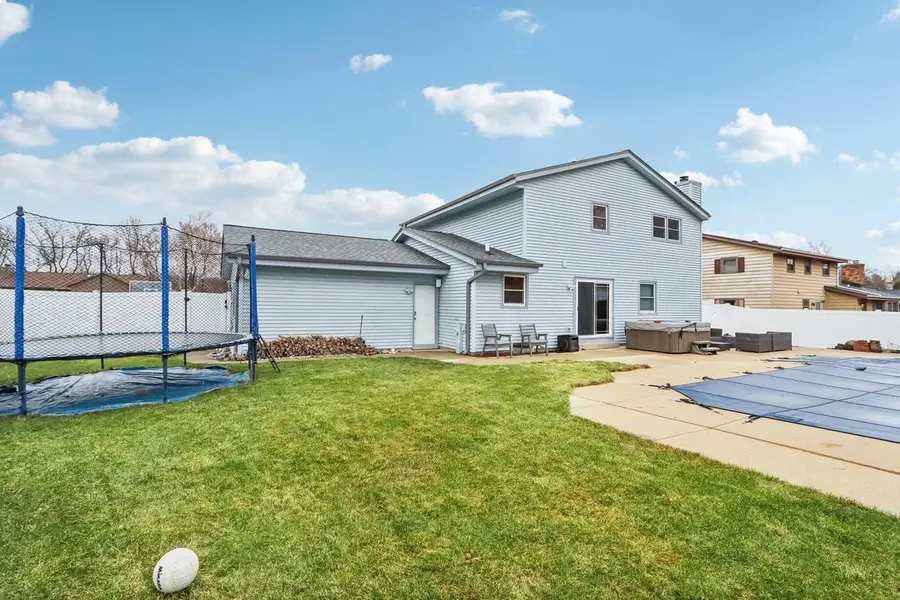 N28W22131 Indianwood COURT, Waukesha, WI 53186 - #2