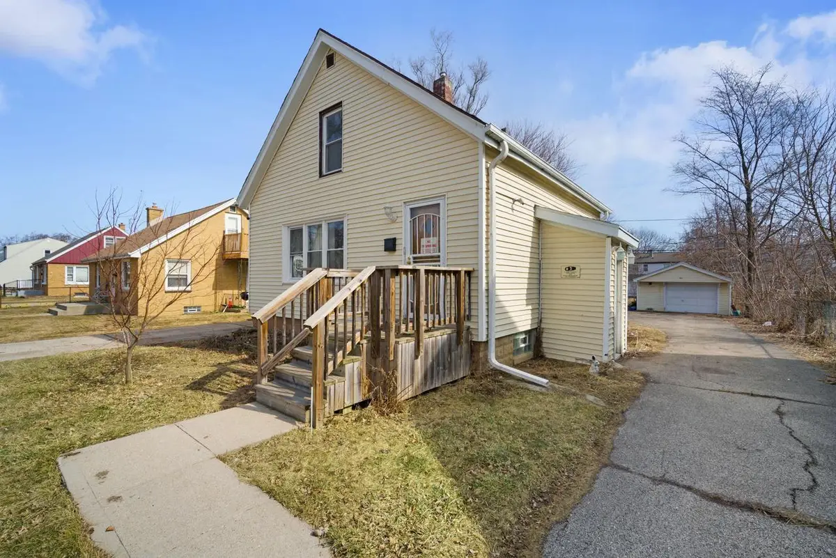 5064 N 56th STREET, Milwaukee, WI 53218 - #1
