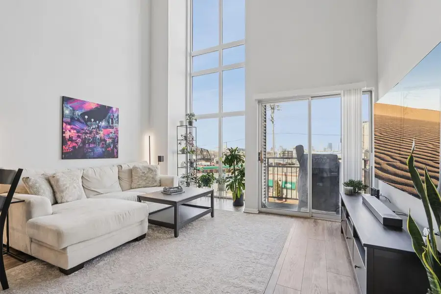 2121 S Kinnickinnic AVENUE #105, Milwaukee, WI 53207 - #3