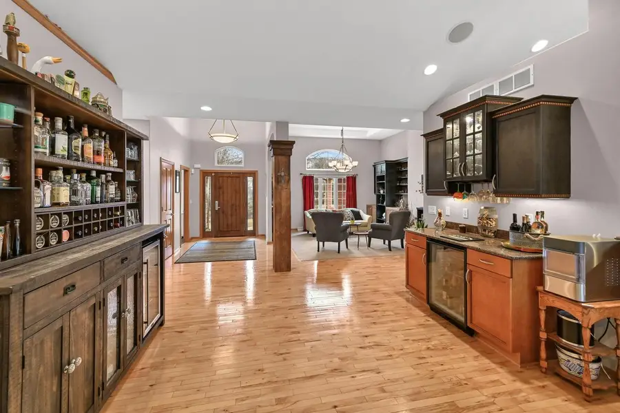 W292N4254 Prairie Wind CIRCLE N, Pewaukee, WI 53072 - #3