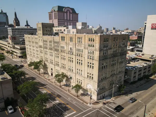 270 E Highland AVENUE #916, Milwaukee, WI 53202