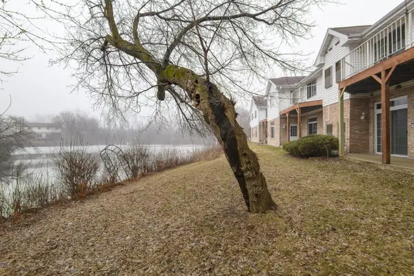 N114W16484 Crown COURT E, Germantown, WI 53022