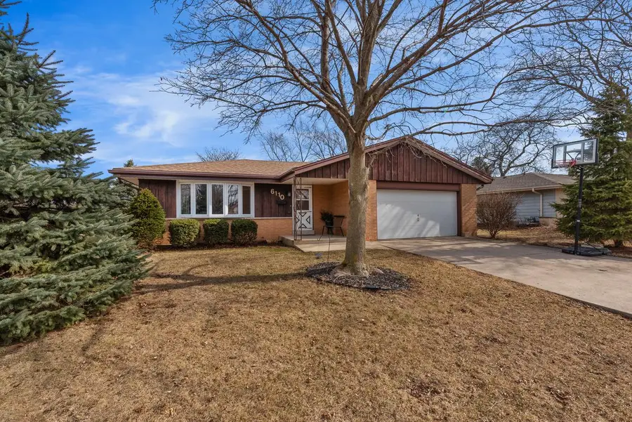 6110 Thornridge LANE, Greendale, WI 53129 - #2