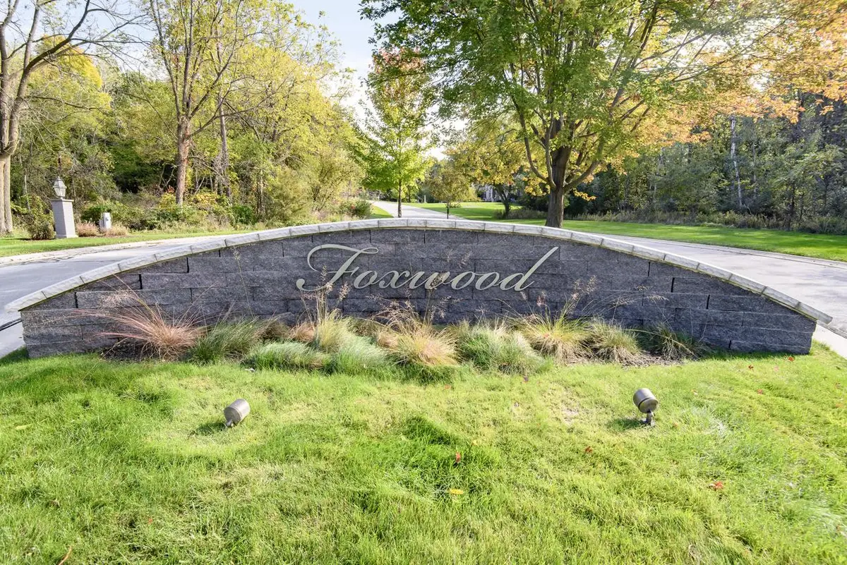 W305N2808 Foxwood COURT, Pewaukee, WI 53072 - #1