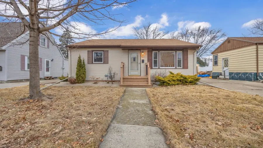 561 E 9th STREET, Fond Du Lac, WI 54935 - #2