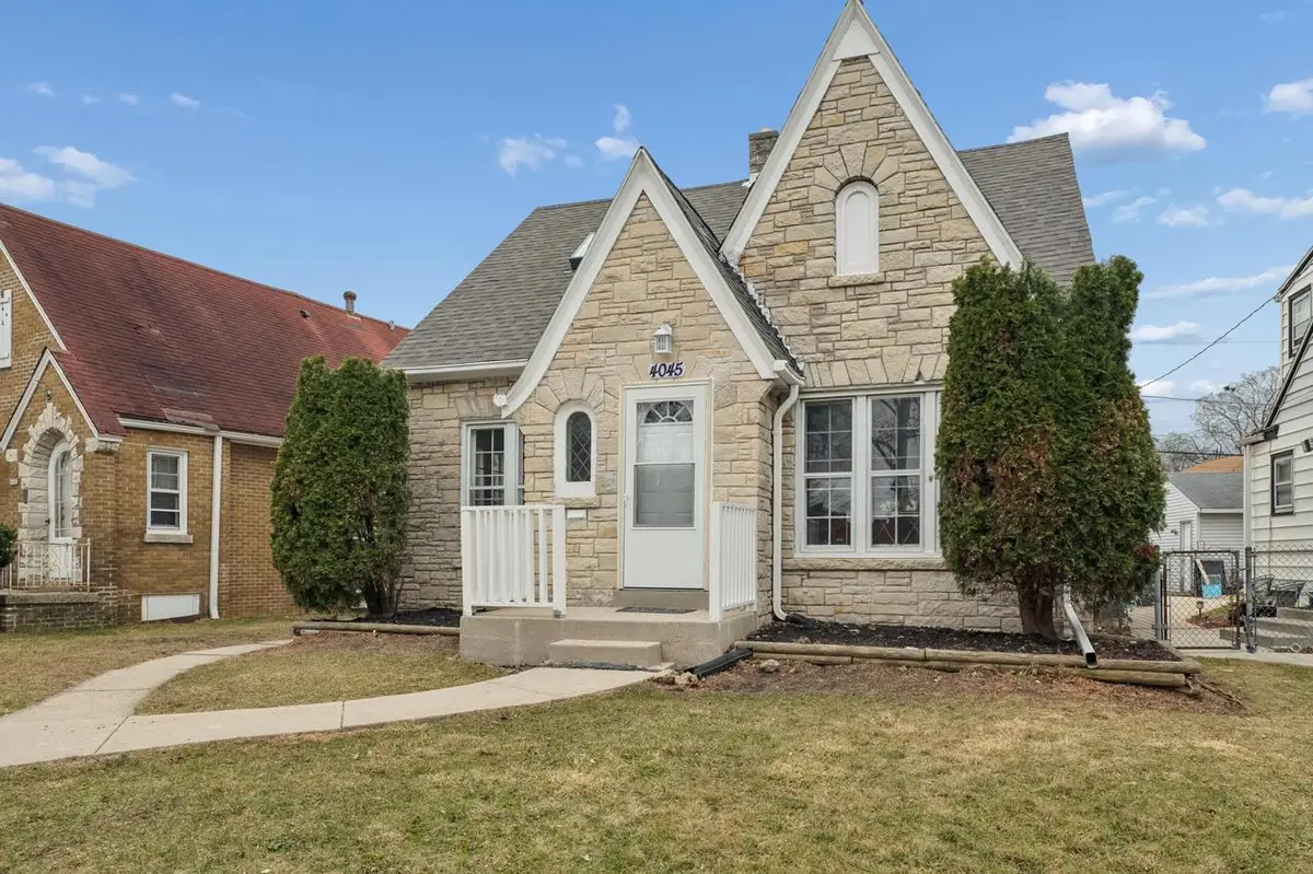 4045 N Montreal STREET, Milwaukee, WI 53216 - #1