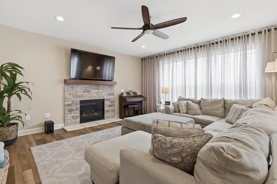 520 Edgewater DRIVE, West Bend, WI 53095 - #3