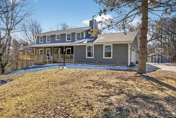 S43W33485 Edwards DRIVE, Dousman, WI 53118