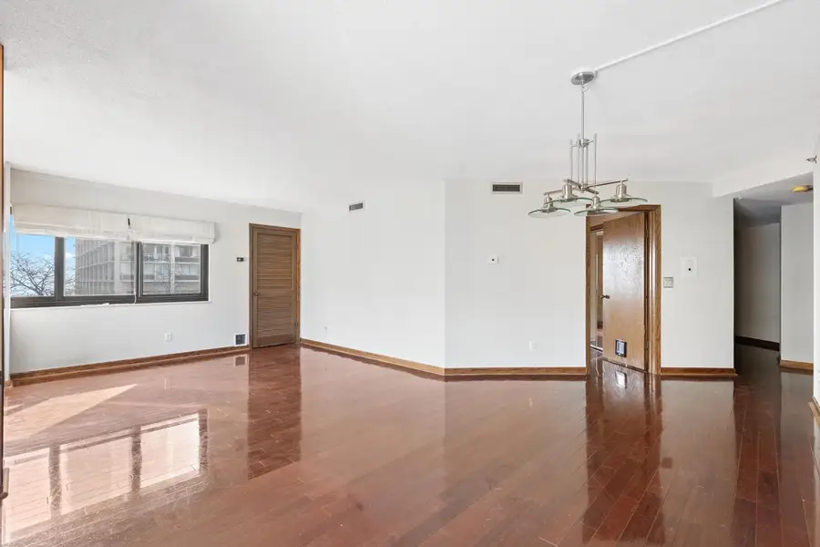 1633 N Prospect AVENUE #3E, Milwaukee, WI 53202 - #2