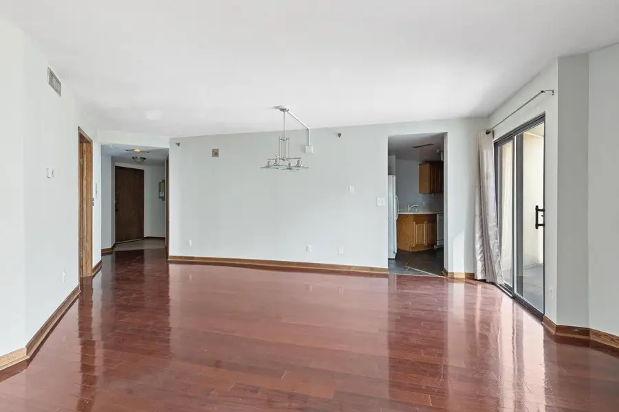 1633 N Prospect AVENUE #3E, Milwaukee, WI 53202 - #3