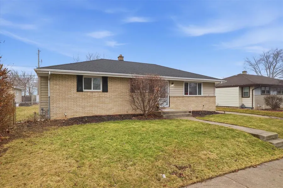 2232 W Carrington AVENUE, Oak Creek, WI 53154 - #3