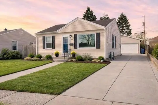 2520 E Crescent STREET, Racine, WI 53403 - #1