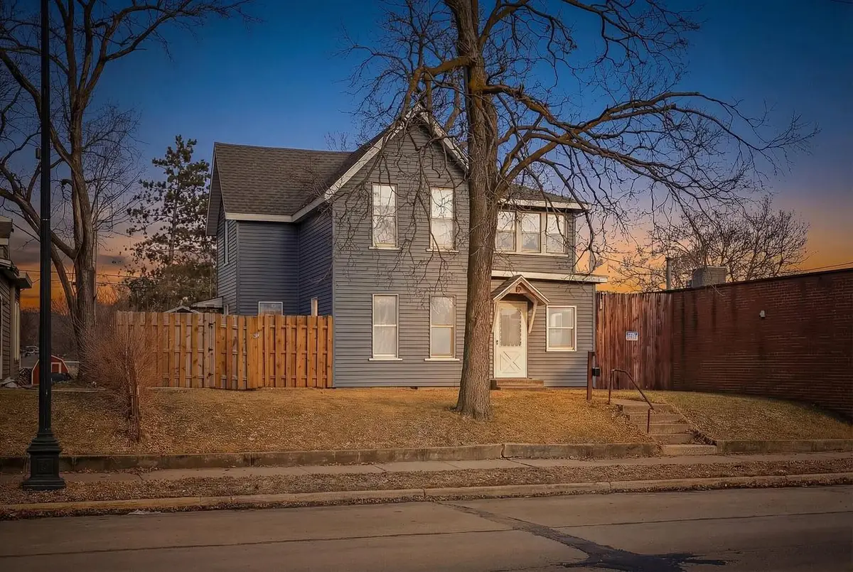 220-222 Copeland AVENUE, La Crosse, WI 54603 - #1