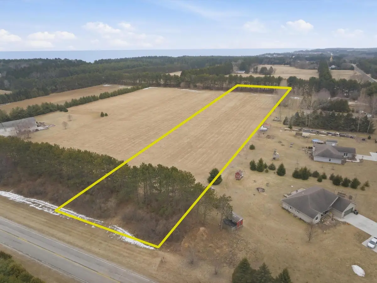 Lt1 CTH C, Manitowoc, WI 54220 - #1