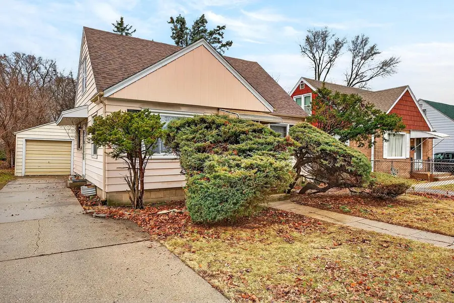 4215 W Florist AVENUE, Milwaukee, WI 53209 - #2